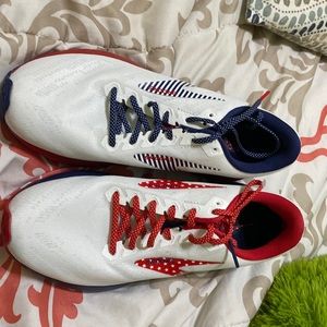 Brooks Launch 7 American Flag Edition